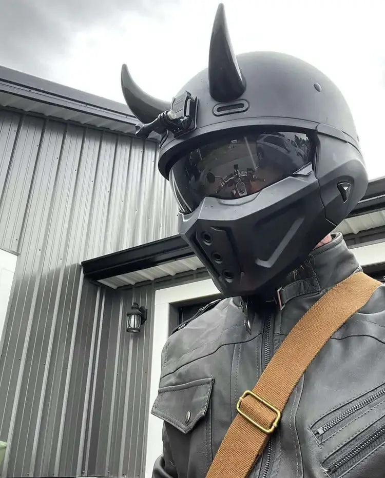 Helmet Flair MagNeatOhz devil horns modeled on a silver helmet