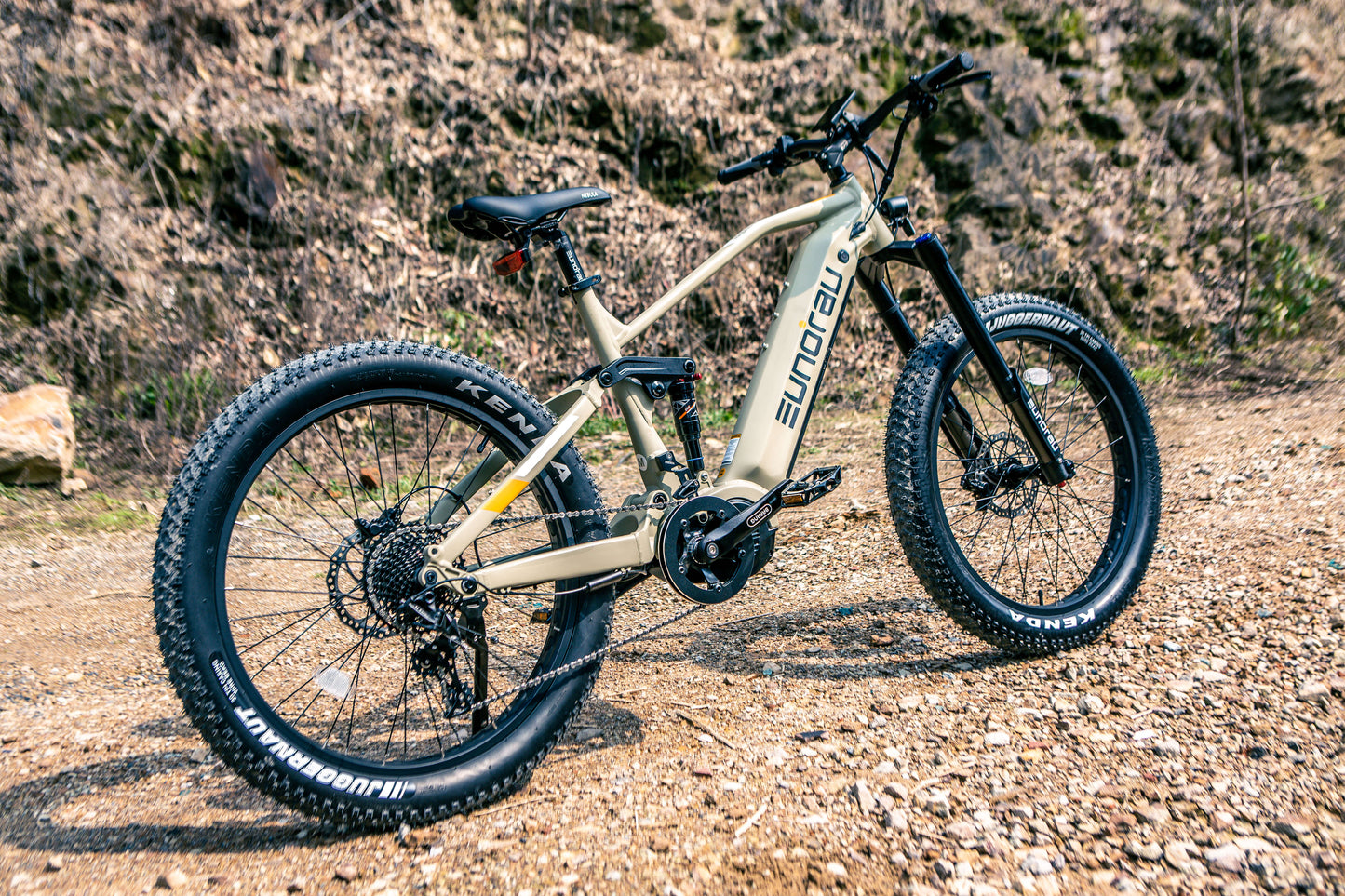 EUNORAU SPECTER-S 2024 EUNORAU SPECTER-S 2024 Ebike shown on a gravel trail