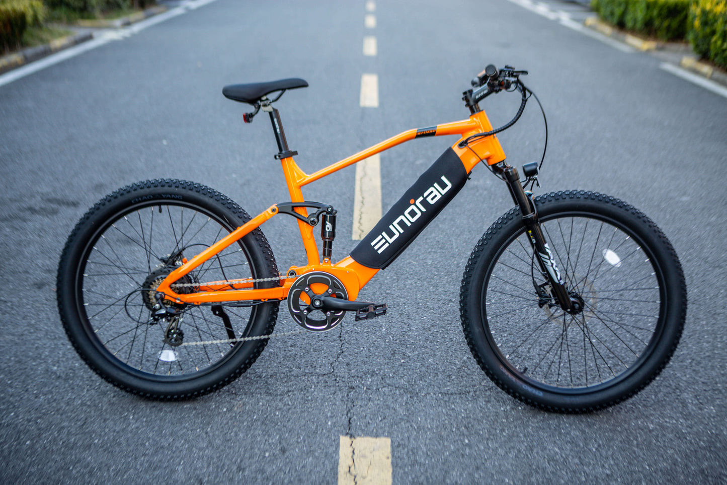 EUNORAU DEFENDER ebike shown on a road