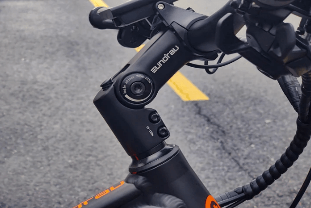 EUNORAU SPECTER-ST 2024 step-through all terrain Ebike handlebar detail