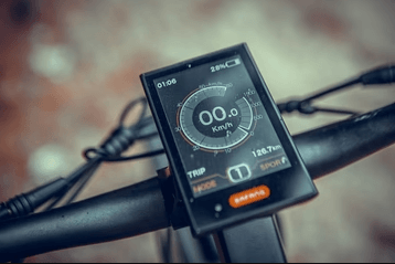 EUNORAU SPECTER-ST 2024 step-through all terrain Ebike display screen detail